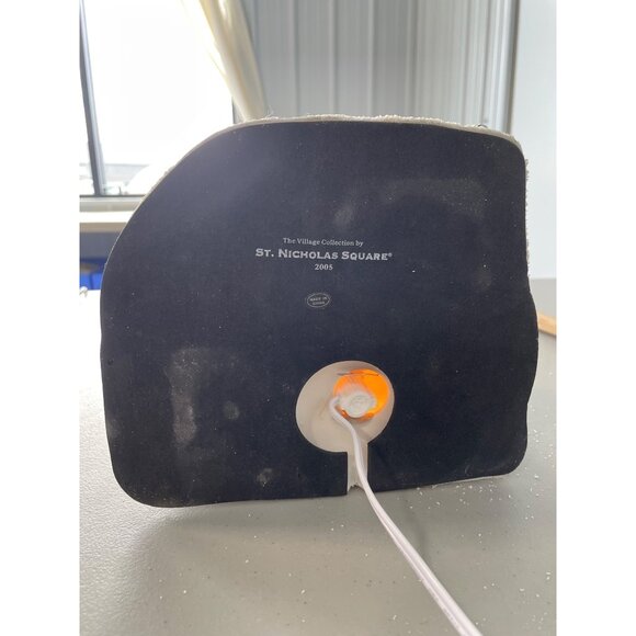 St Nicholas Square Country Chapel 2005 Lighted Village Christmas Holiday Decor - Picture 6 of 9